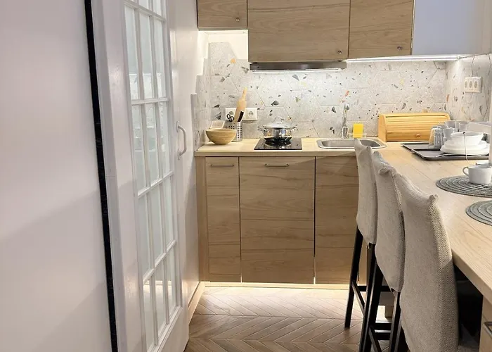 Cosy Quiet In The Center